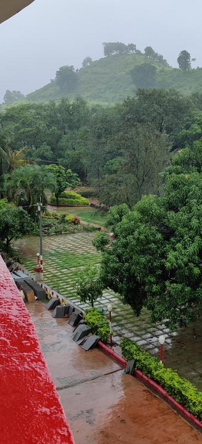 Golden Resort And Farm Nashik Ngoại thất bức ảnh