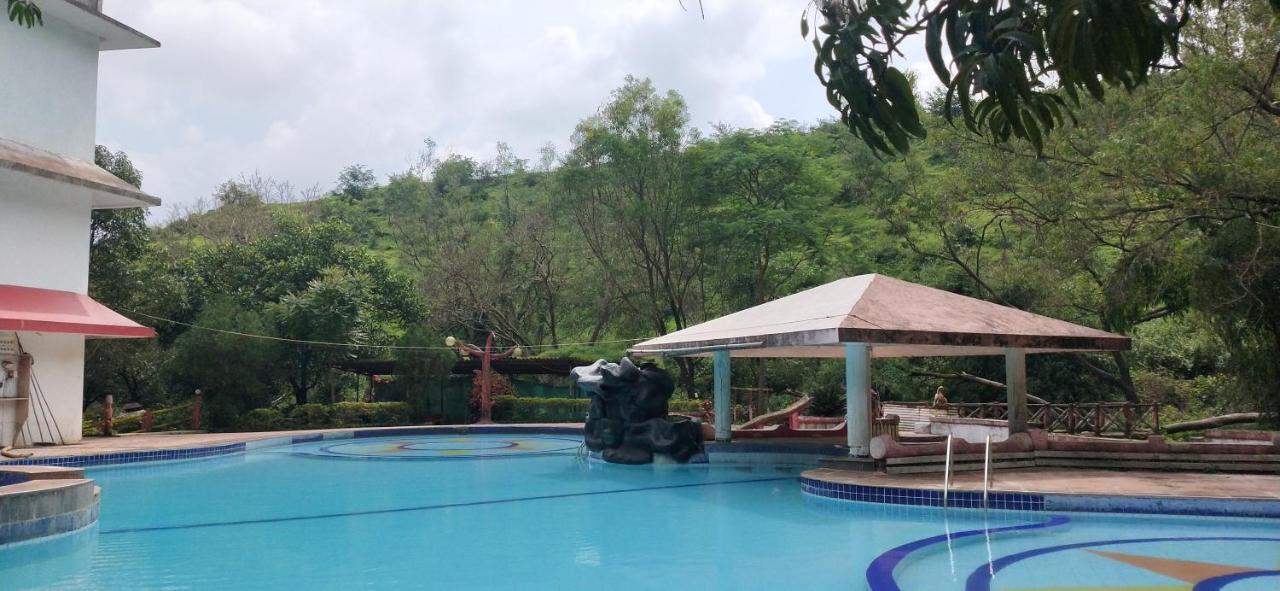 Golden Resort And Farm Nashik Ngoại thất bức ảnh