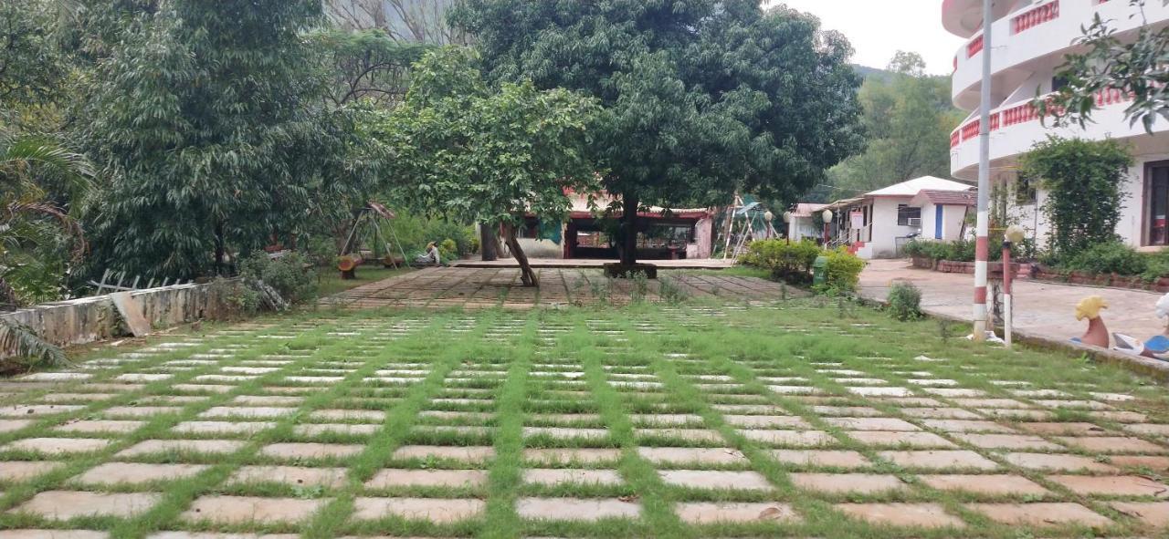 Golden Resort And Farm Nashik Ngoại thất bức ảnh