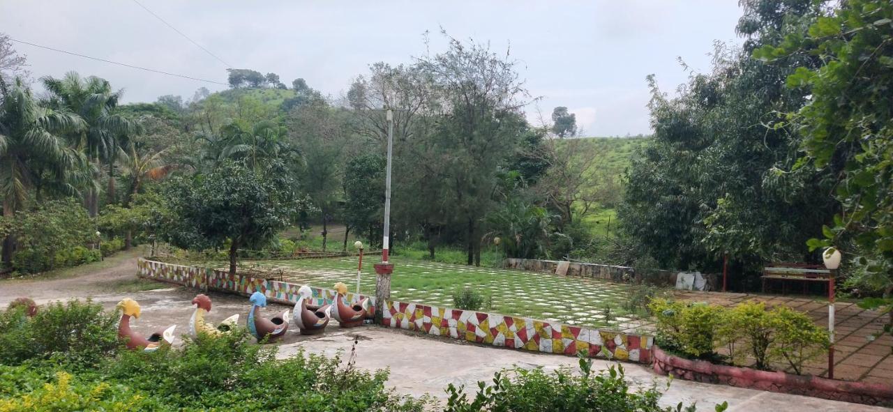 Golden Resort And Farm Nashik Ngoại thất bức ảnh